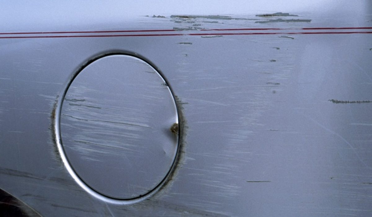 découvrez des astuces efficaces pour effacer les rayures sur votre voiture et redonnez-lui un aspect impeccable en quelques étapes simples.